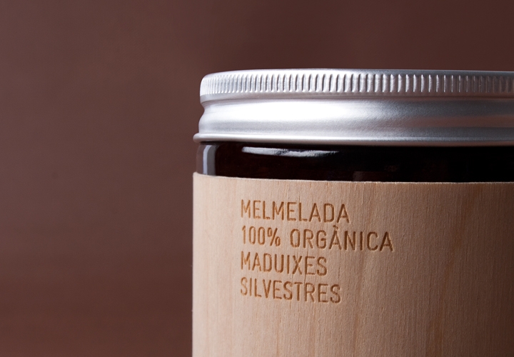 Packaging design for Spanish organic produce maker Mamabrown. Palamós, Girona 2008