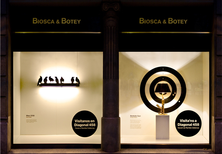 Biosca & Botey / Shop window design for a lighting store. 2009